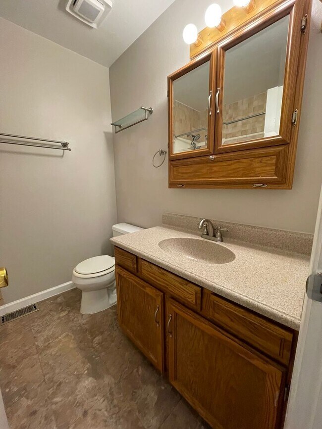 Building Photo - Charming 3-Bedroom Home in Victoria Place neighborhood! MOVE IN SPECIAL!!