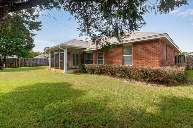 Building Photo - 4030 Broken Arrow Ct