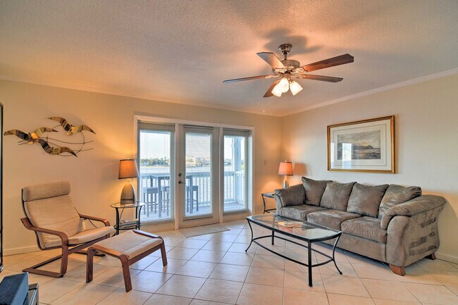 Building Photo - 5285 Coquina Key Dr SE