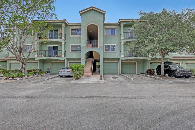 Building Photo - 340 Crestwood Cir