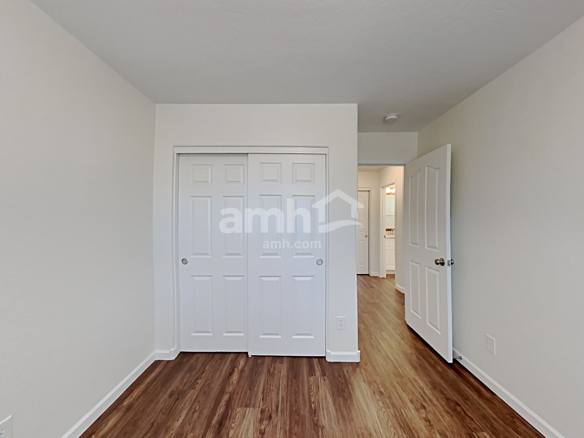 Building Photo - 7008 S 38th Ln