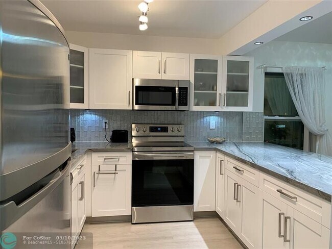 Building Photo - 7118 Bonita Dr