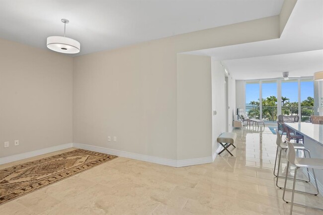 Building Photo - 1325 Snell Isle Blvd NE