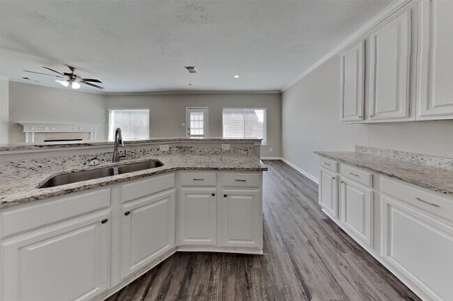 Building Photo - 13007 Bretford Ct