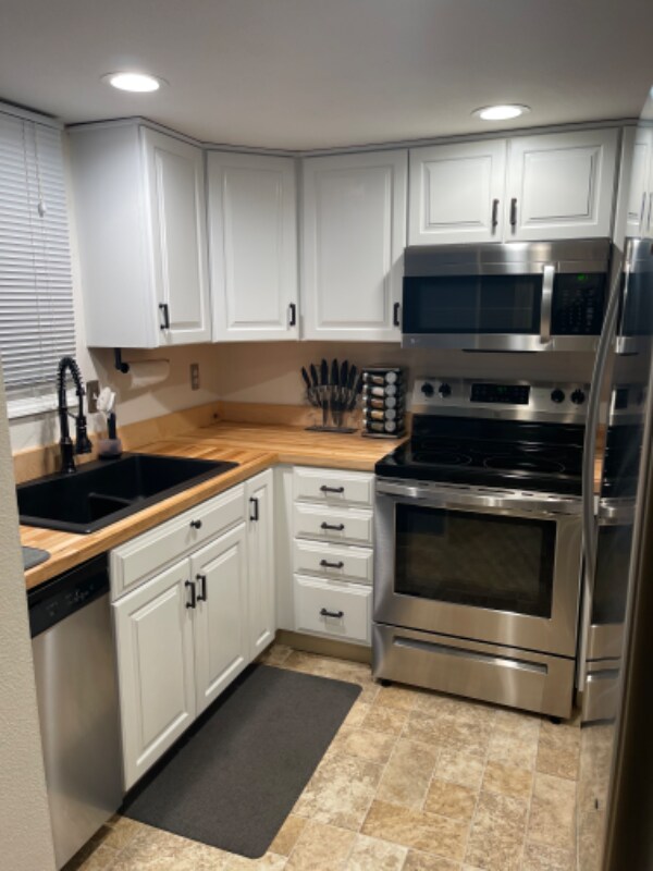 Building Photo - 10227 Jamestown Dr