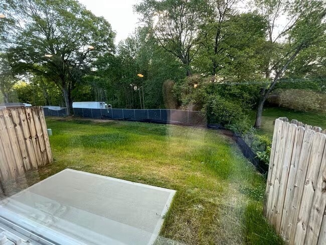 Building Photo - 1040 McLain Rd