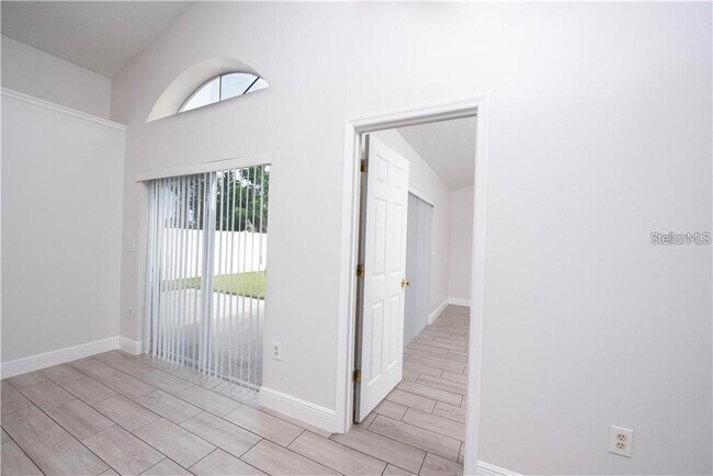 Building Photo - 1713 Boxeney Dr