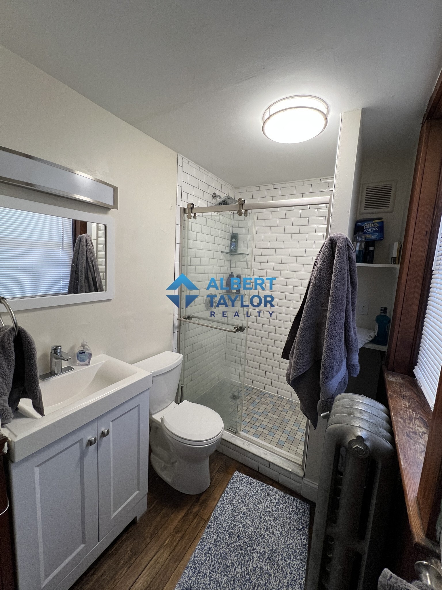 Bathroom 1 - 10 Fairfield St