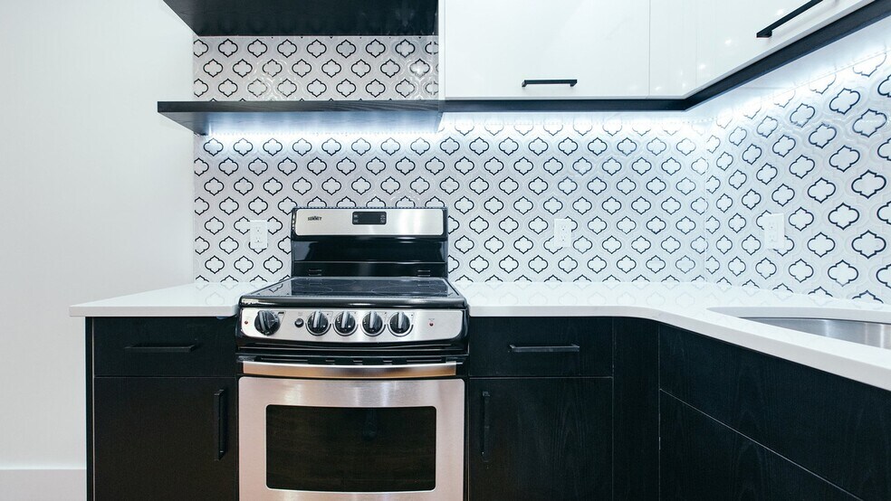 Building Photo - 876 Bergen St