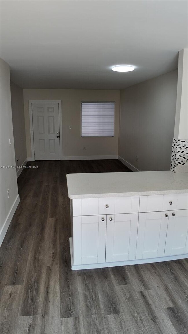 Building Photo - 5400 W 21st Ct