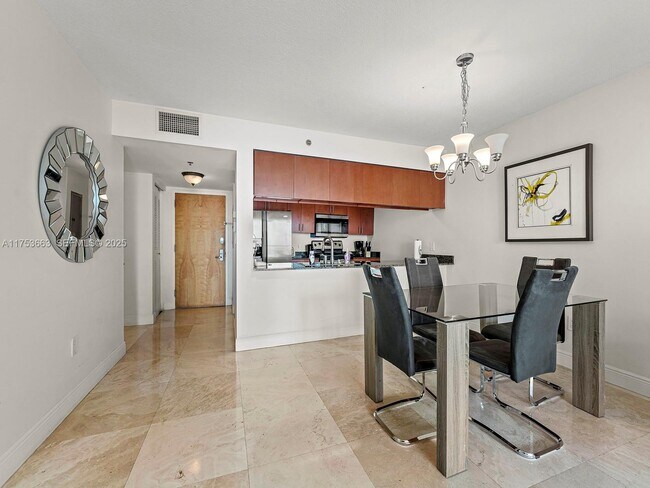 Building Photo - 1200 Brickell Bay Dr