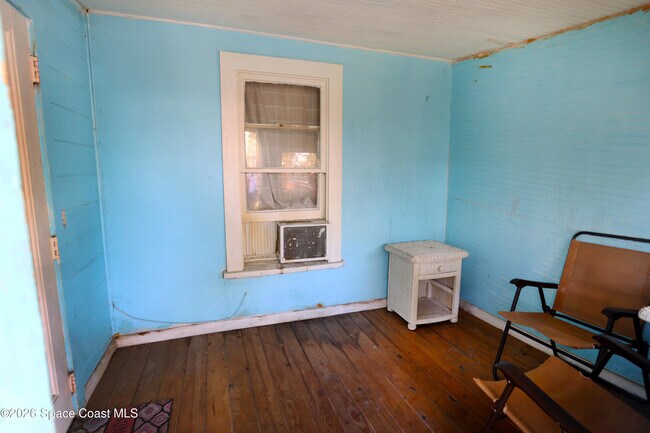 Building Photo - 317 Pineda St