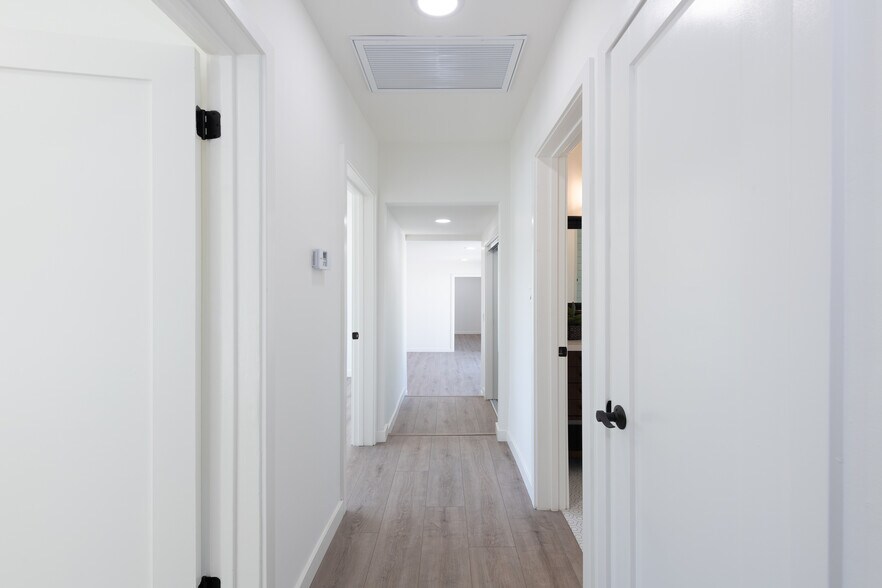 HALLWAY - 1011 N Florence St