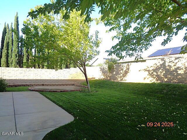 Building Photo - 42308 Klamath Ln