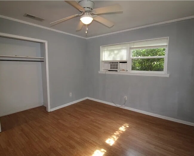 Building Photo - 223 N Edgewood Dr