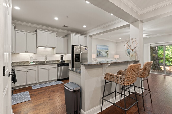 Building Photo - 1105 Reserve Ln