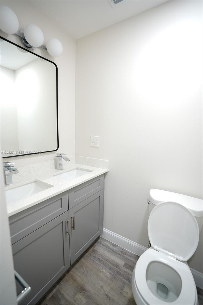 Building Photo - 2573 Conroy Dr