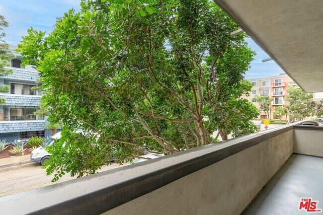 Building Photo - 306 Bora Way