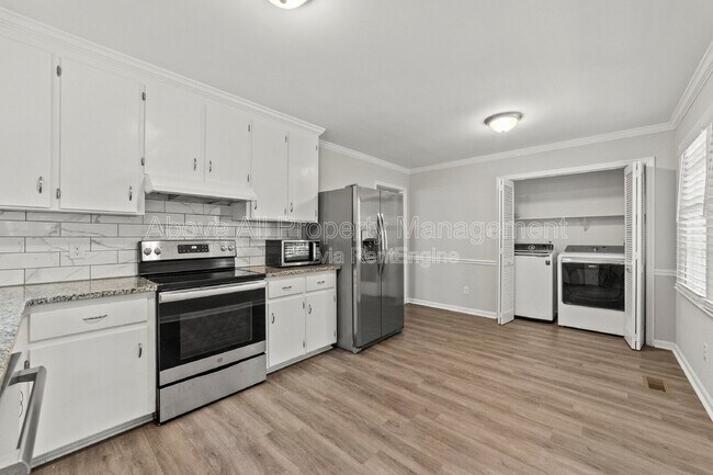Building Photo - 3921 Bamburgh Ln