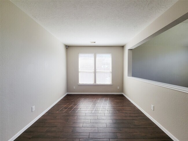 Building Photo - 3007 Meadow Prairie St