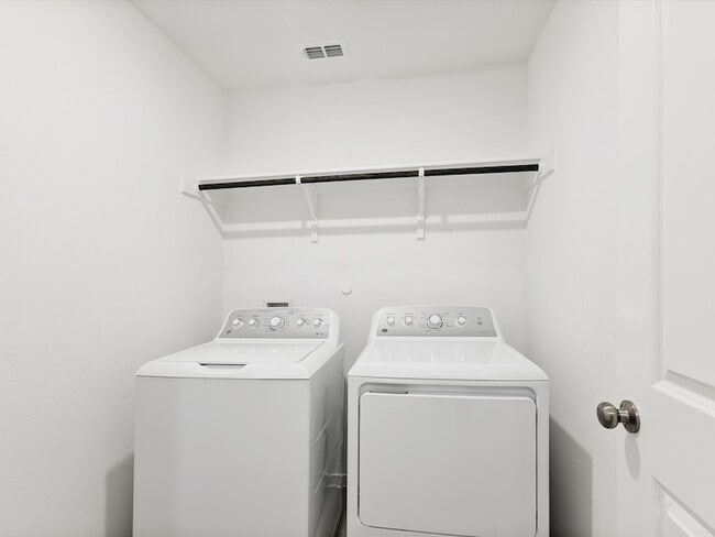 Building Photo - 1609 Baugh St