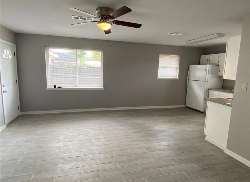 Building Photo - 2814 Pakenham Dr