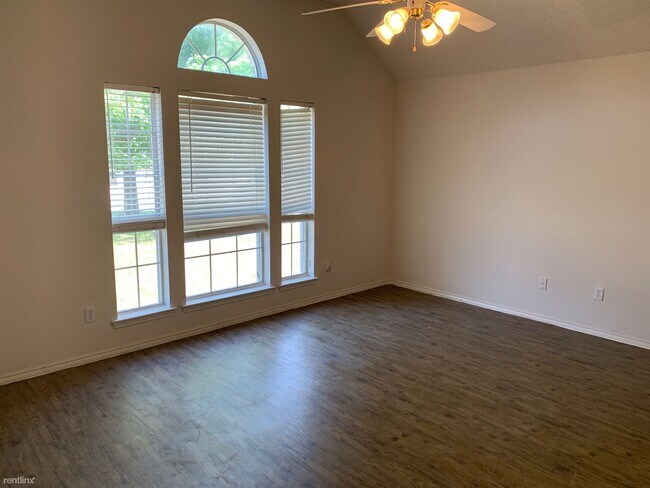 Building Photo - 3 br, 2 bath House - 1142 Robin Circle