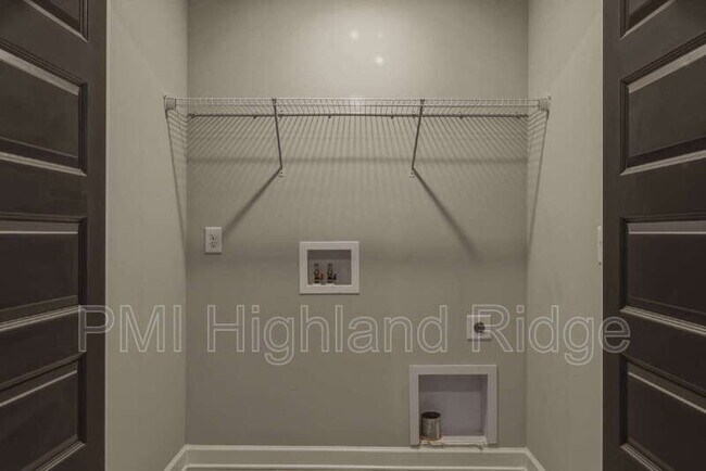 Building Photo - 6084 Ivory Ln