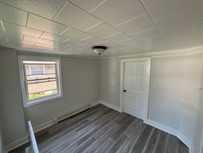 Building Photo - 15 Helen Ln