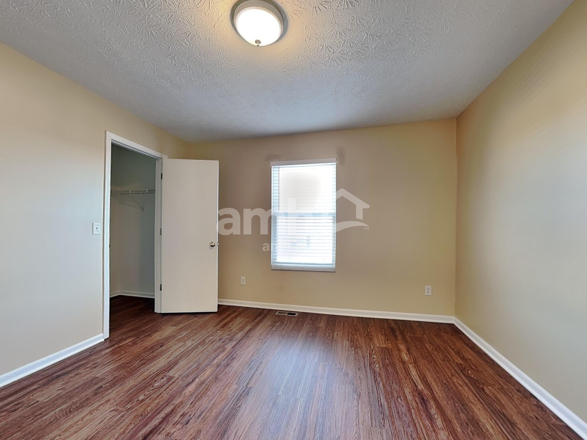 Building Photo - 427 Kreider Dr