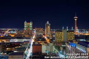 Building Photo - 626 E Woodlawn Ave