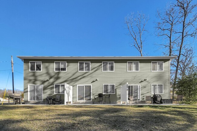 Building Photo - 2320 Stonington Wy