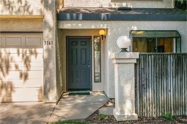 Building Photo - Great 2 bedroom, 1.5 bath in South Davis f...