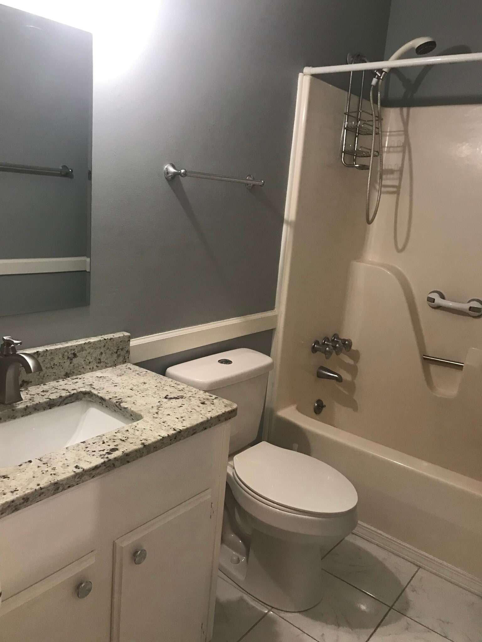 Building Photo - 1704 Fawn Vista Dr N