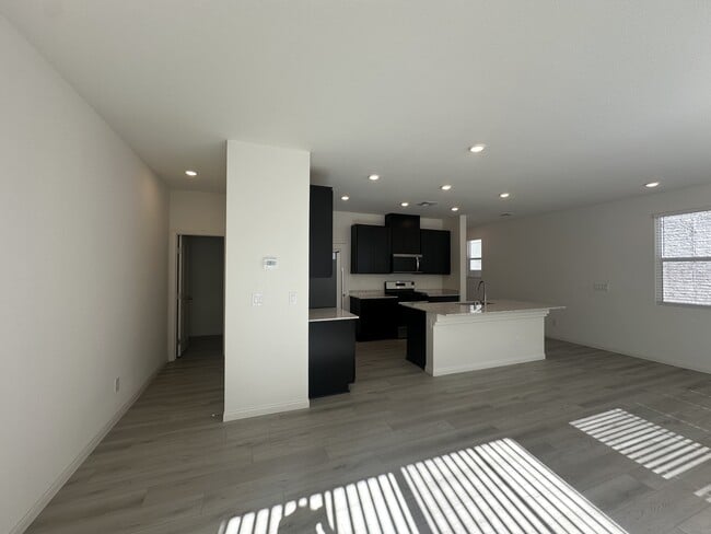 Building Photo - 9125 Rivington Ave