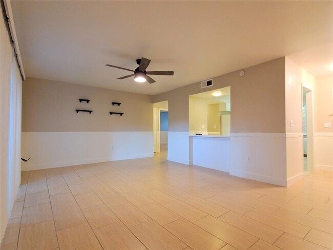 Building Photo - 1105 Ramada Dr