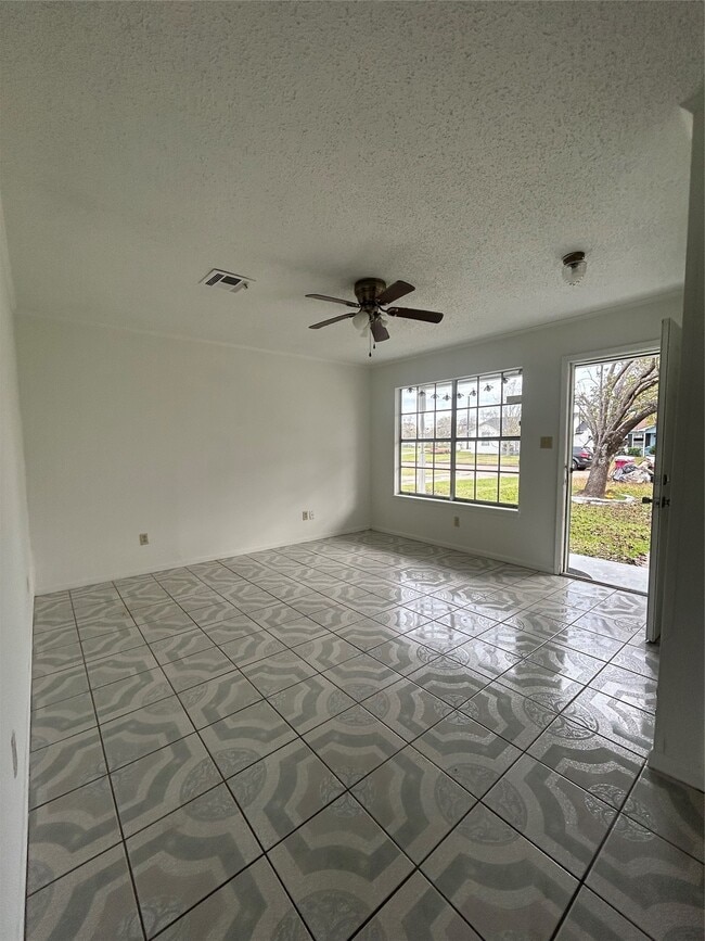 Building Photo - 1710 N Avenue H