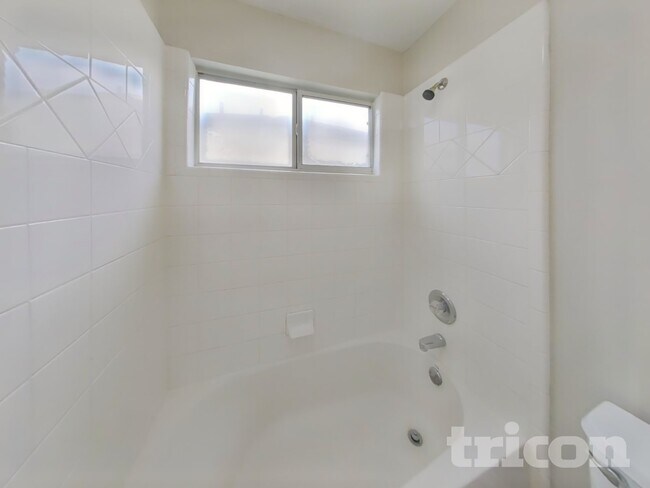 Building Photo - 6726 Misty Dale Dr