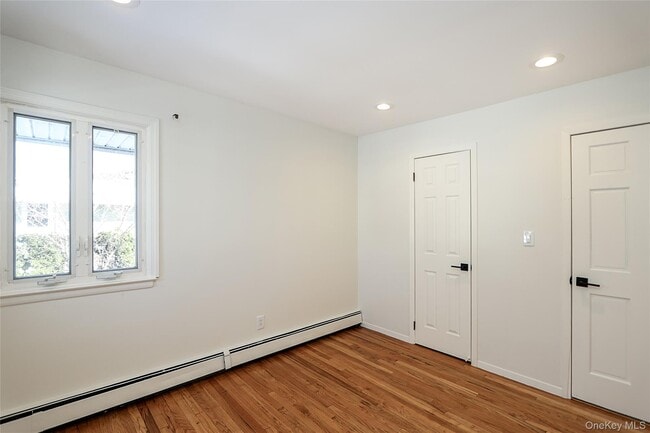 Building Photo - 118 Birchwood Park Dr