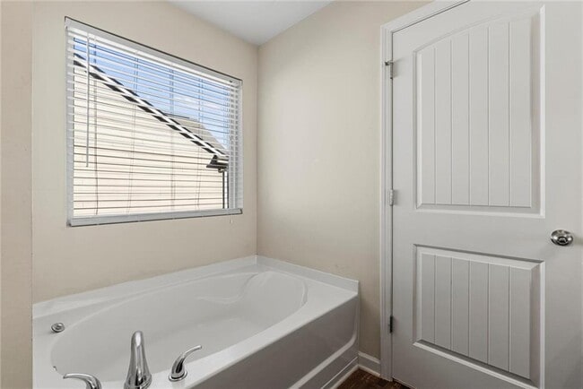 Building Photo - 62 Timberland Trace Way