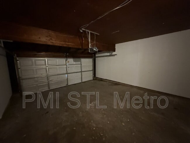 Building Photo - 2512 Dukeland Dr
