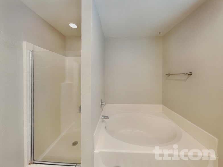 Building Photo - 1584 Sandhurst Dr