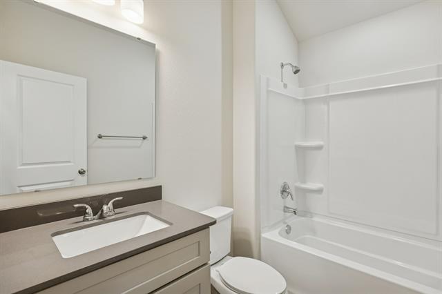 Building Photo - 1803 Boxwood Dr