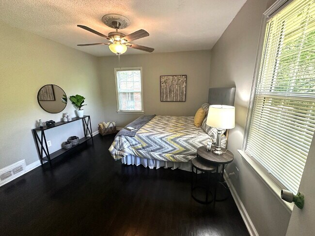Building Photo - Beautifully Updated Decatur Home with Spacious Backyard