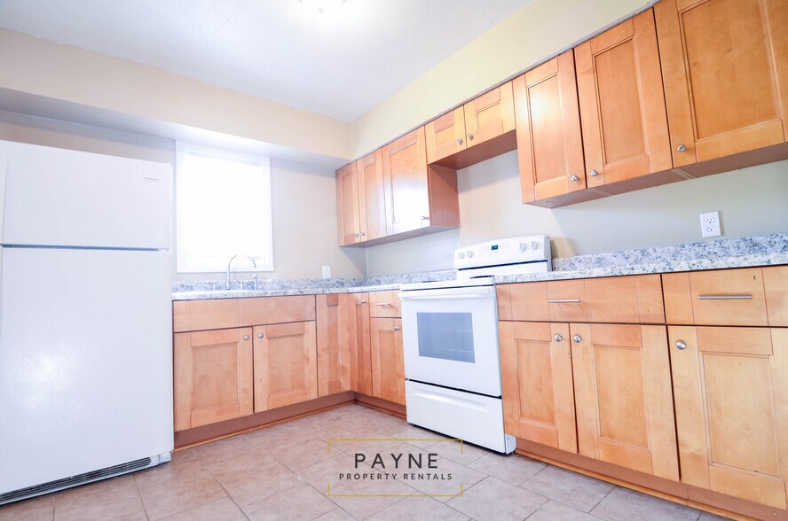 Building Photo - 4217 Rosemont Dr