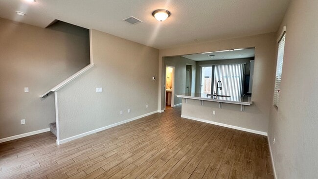 Building Photo - ***JUST REDUCED & MOVE IN SPECIAL!!!*** 3 bedroom, 2 bathroom located in Beautiful Madera