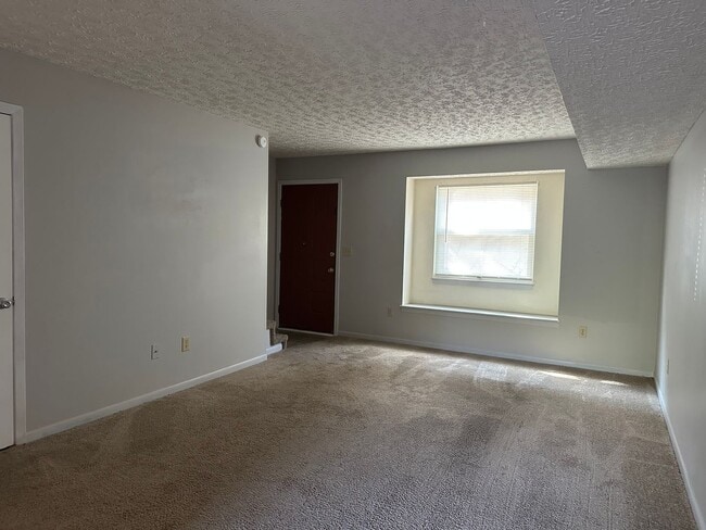 Building Photo - 2 Bedrooms 1.5 baths Townhouse, Kingsport TN