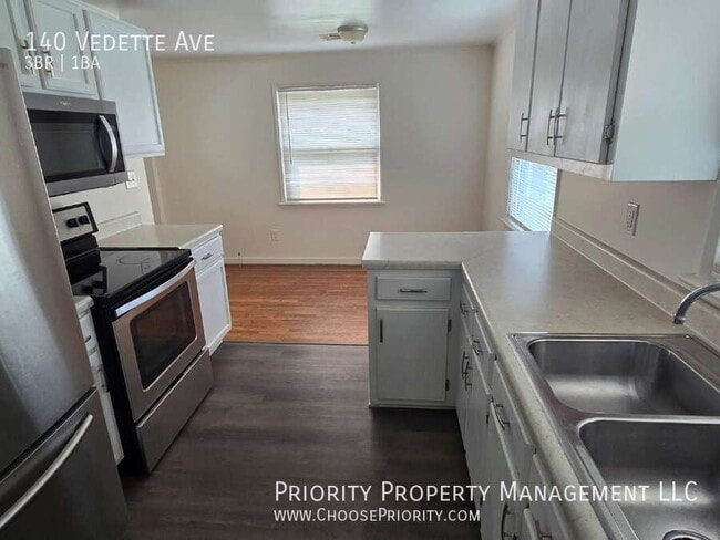 Building Photo - 140 Vedette Ave