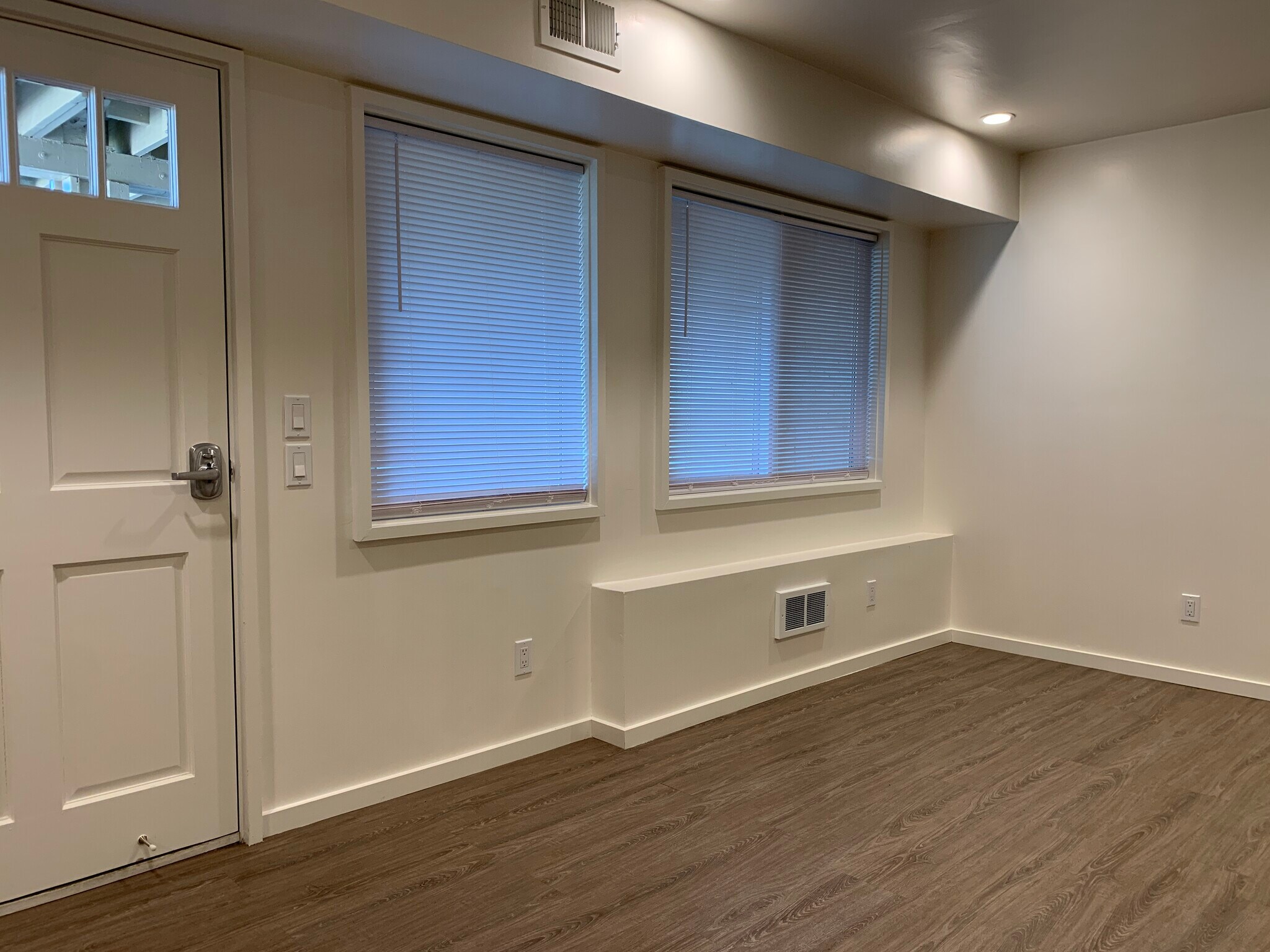 Building Photo - 251 Amador Ave