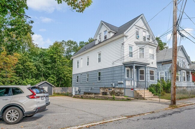 Building Photo - 16 Epping St